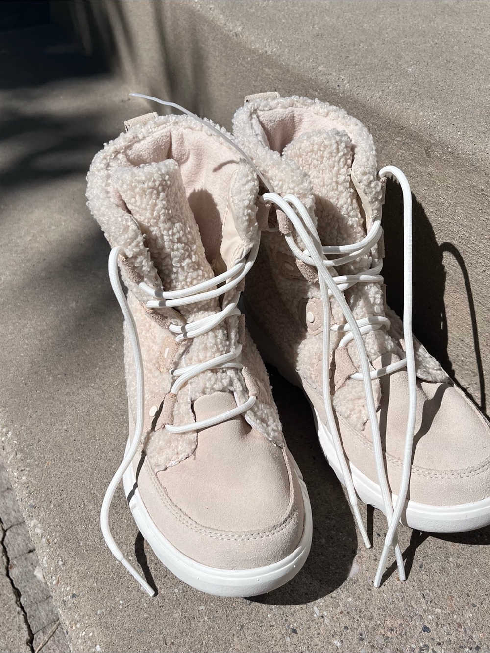Sorel Kids Sherpa Lace-Up Boot - Cream/White - Picture 2 of 4